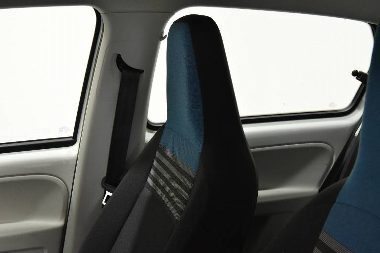VOLKSWAGEN Up! 25
