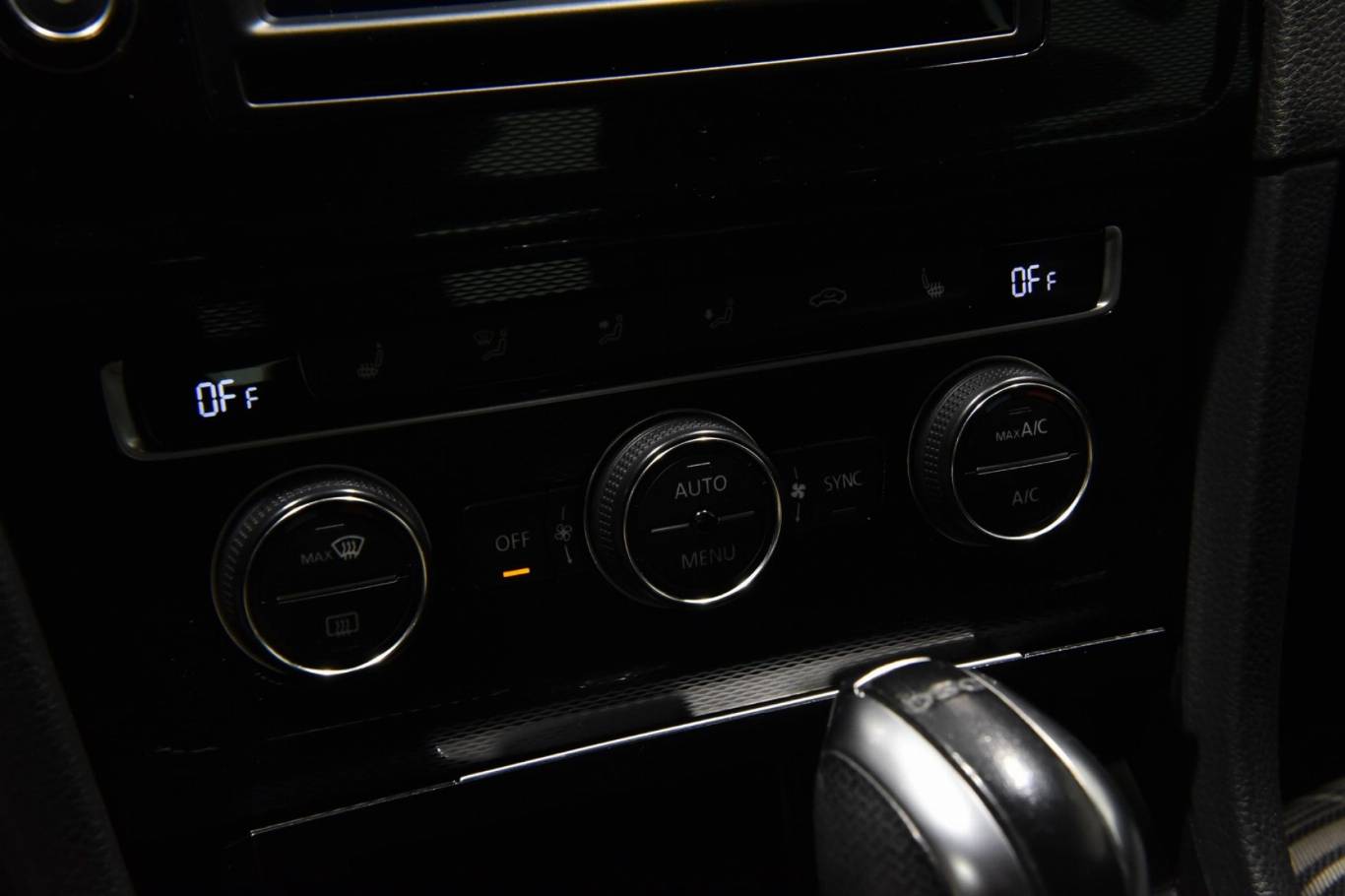 VOLKSWAGEN Golf GTD 11