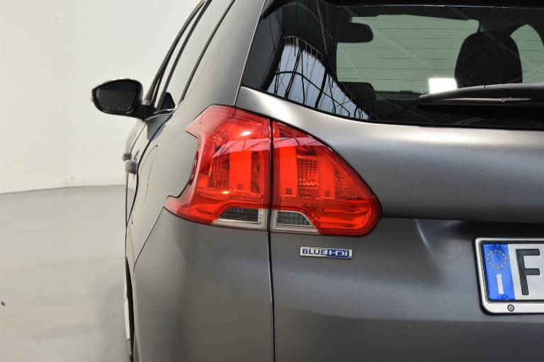 PEUGEOT 2008 18