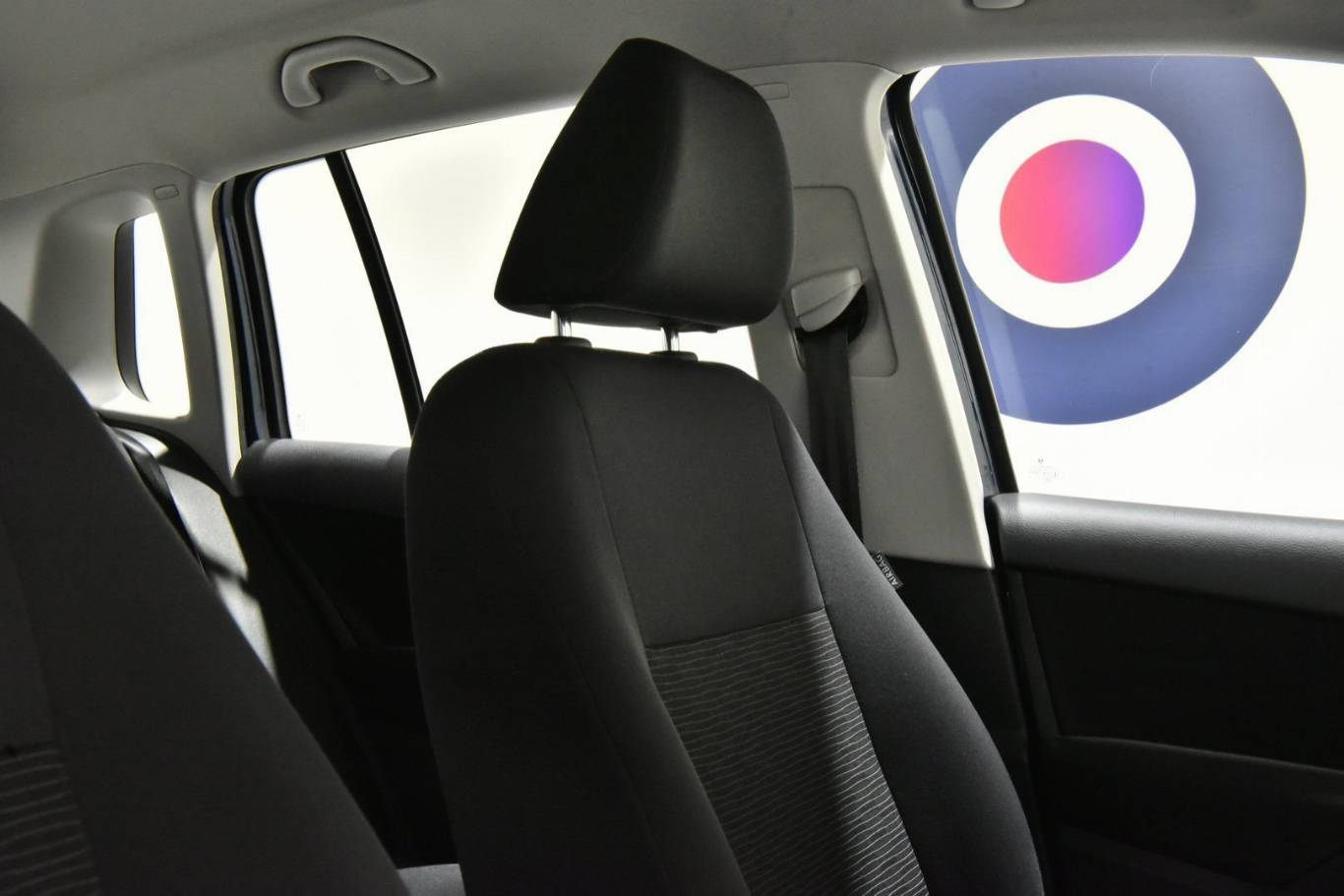 VOLKSWAGEN Tiguan 43