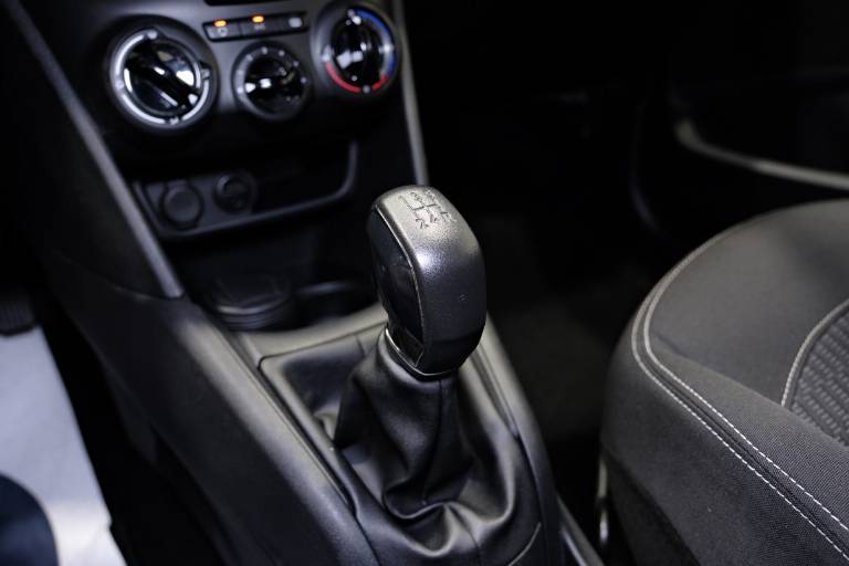 PEUGEOT 208 30