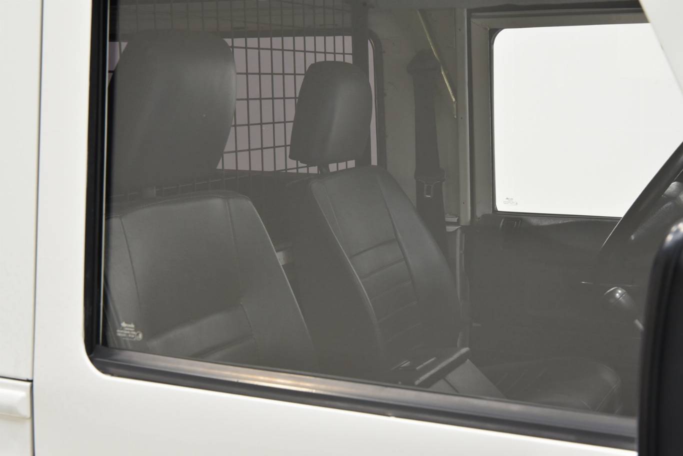 LAND ROVER Defender 57