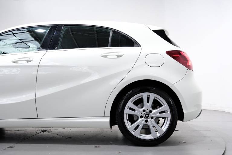 MERCEDES-BENZ A 180 45