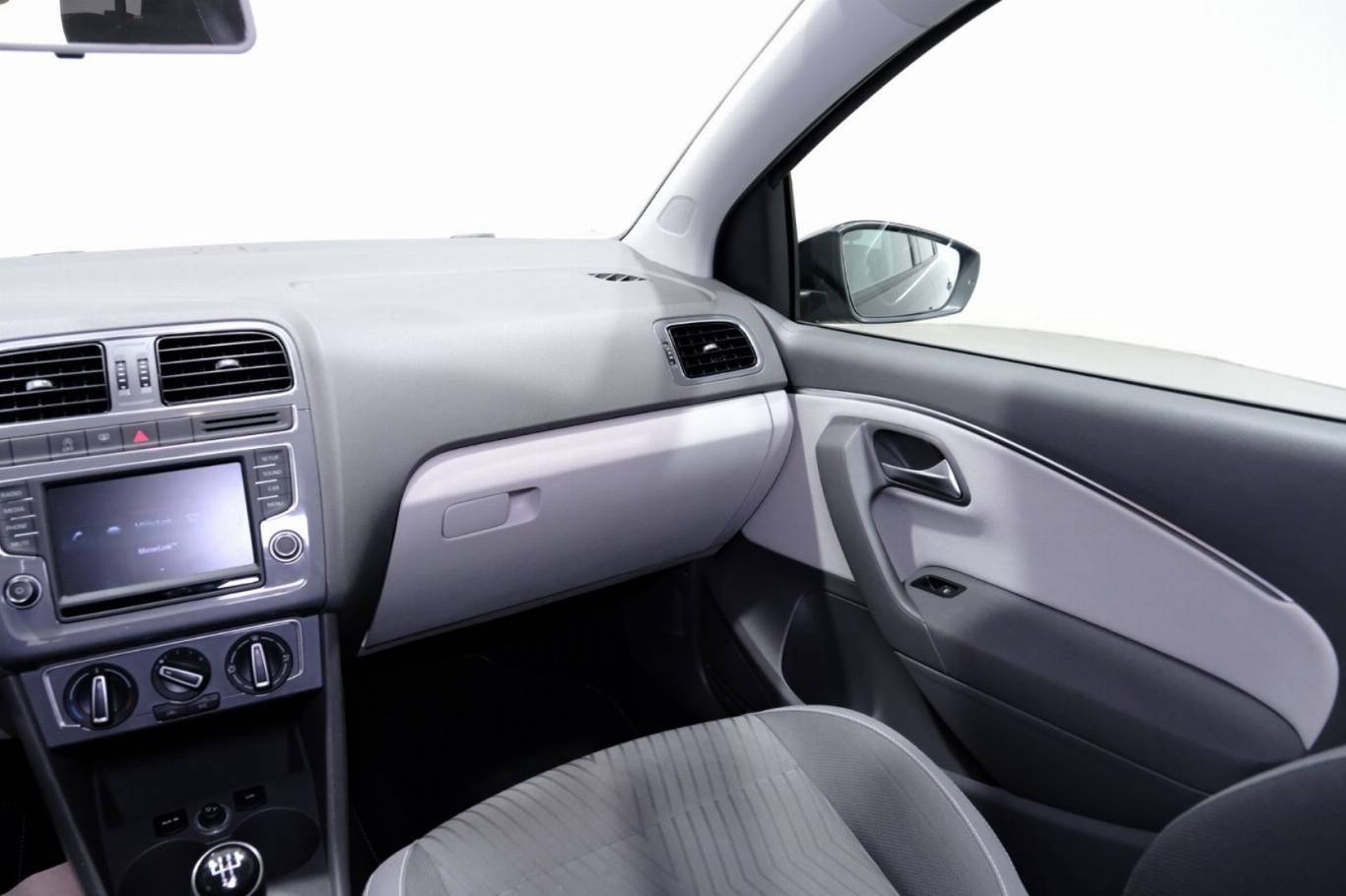 VOLKSWAGEN Polo 39