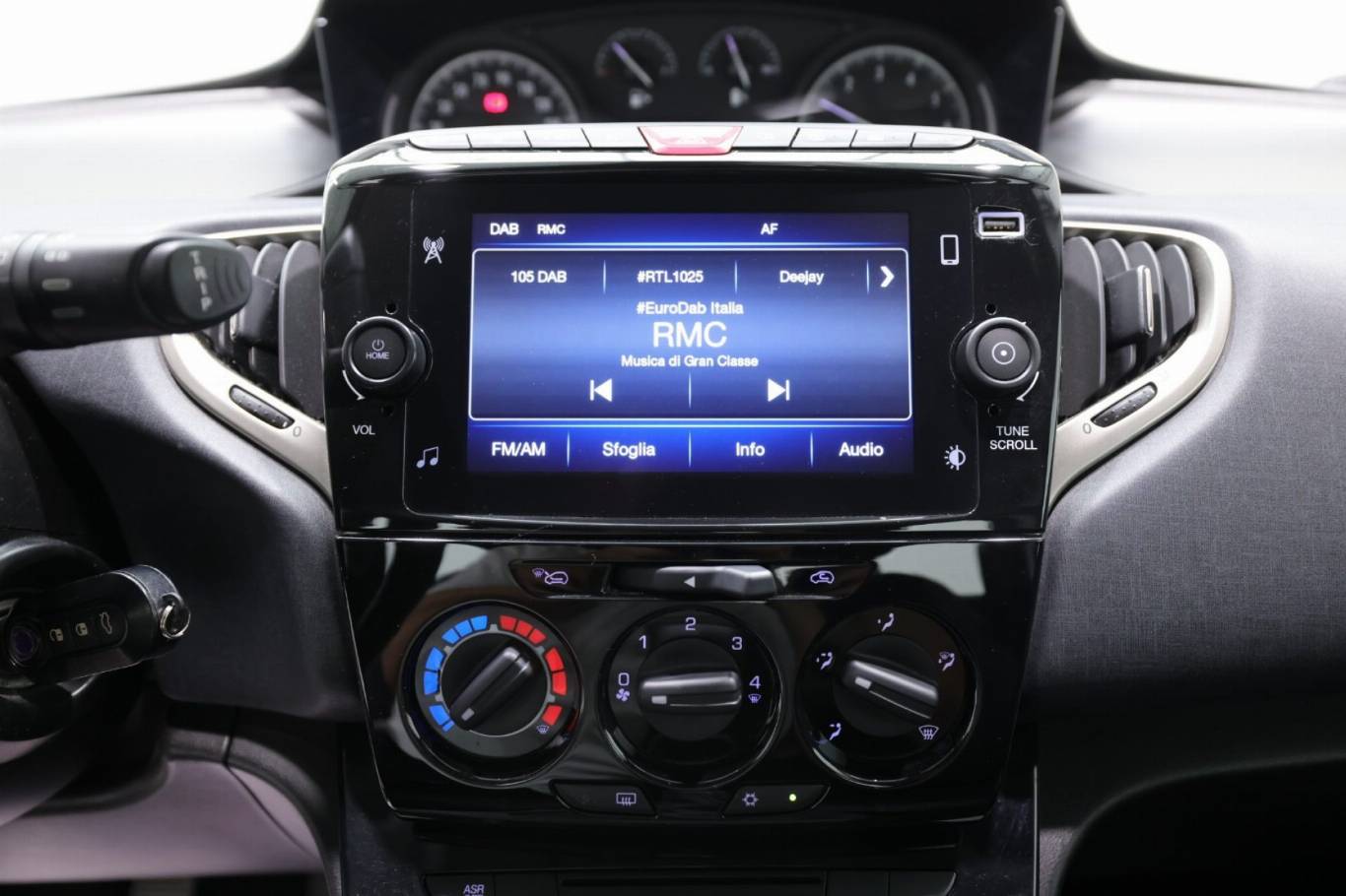 LANCIA Ypsilon 9