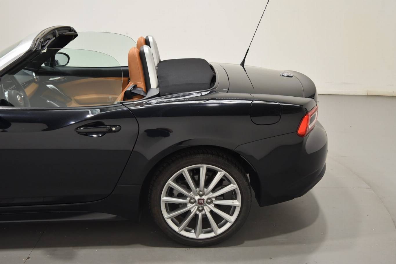 FIAT 124 Spider 38