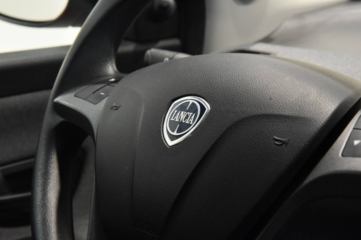 LANCIA Ypsilon 24