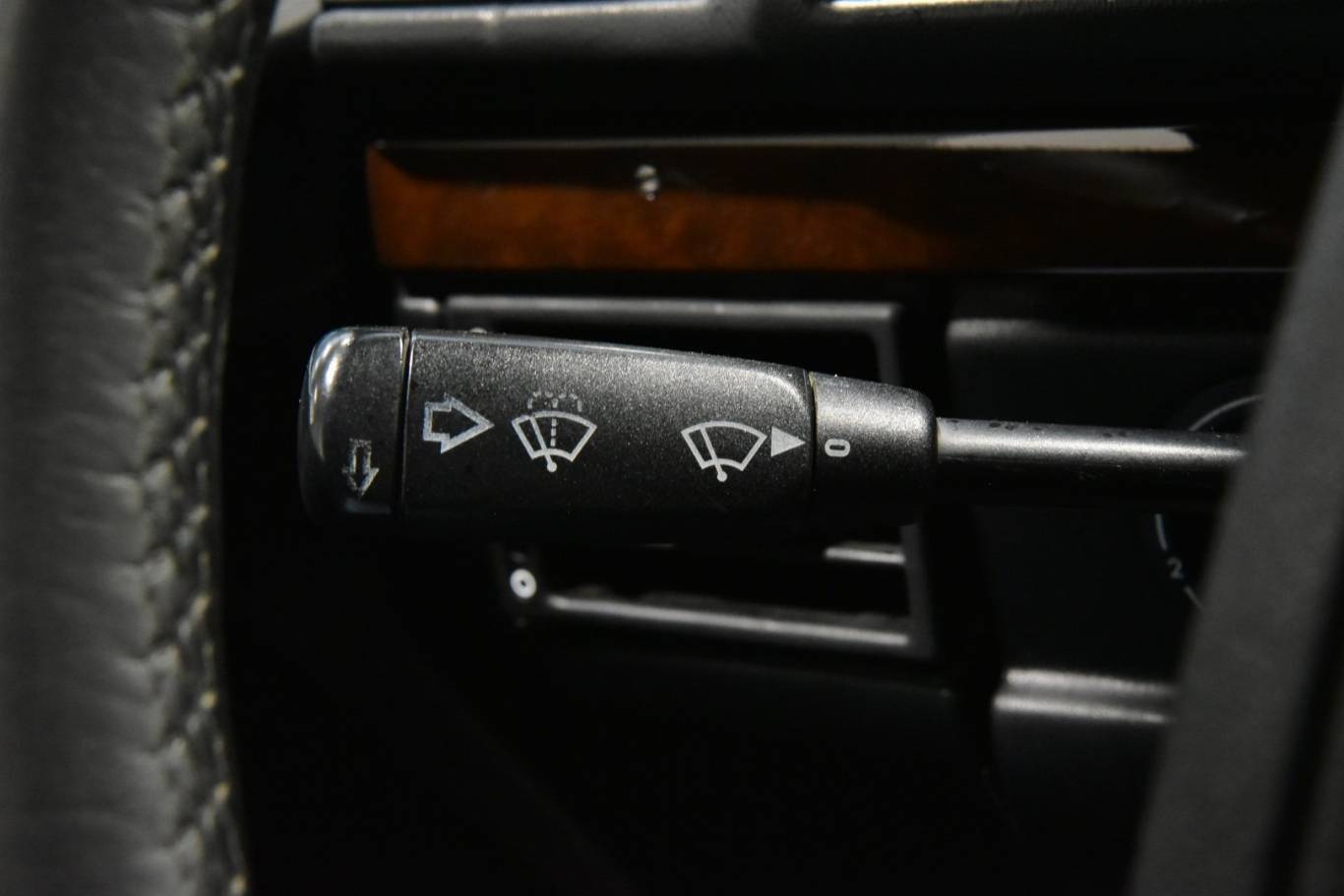 MERCEDES-BENZ G 320 26