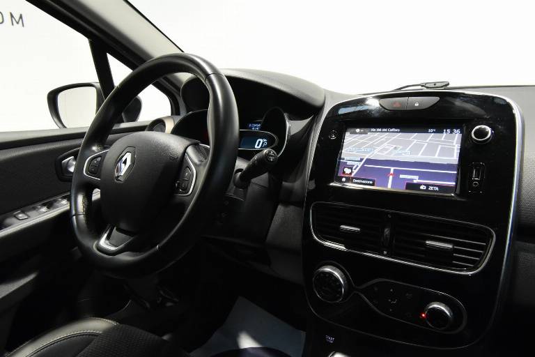 RENAULT Clio 28