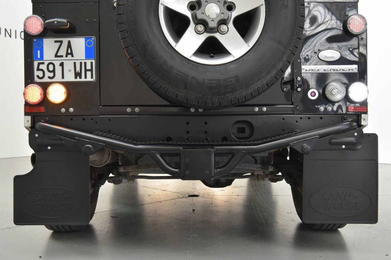 LAND ROVER Defender 83