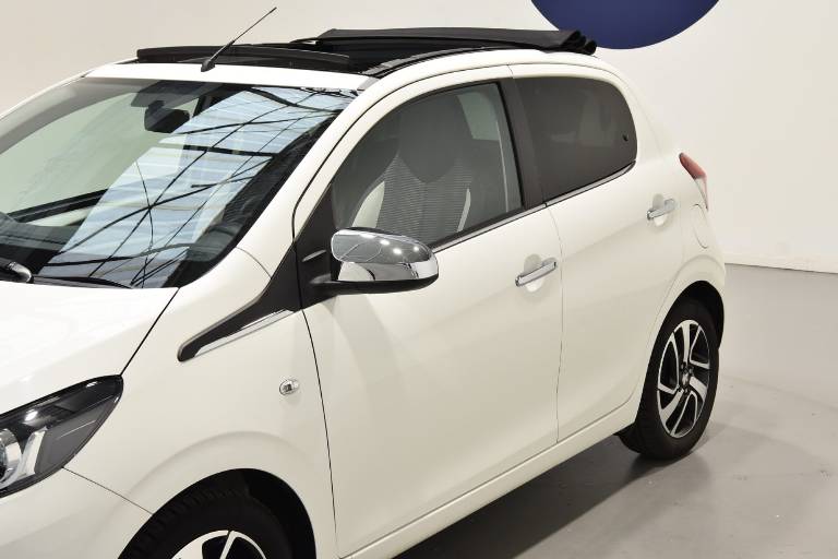 PEUGEOT 108 39