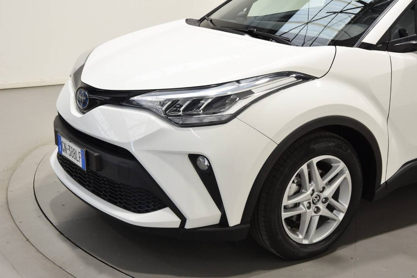 TOYOTA C-HR 35