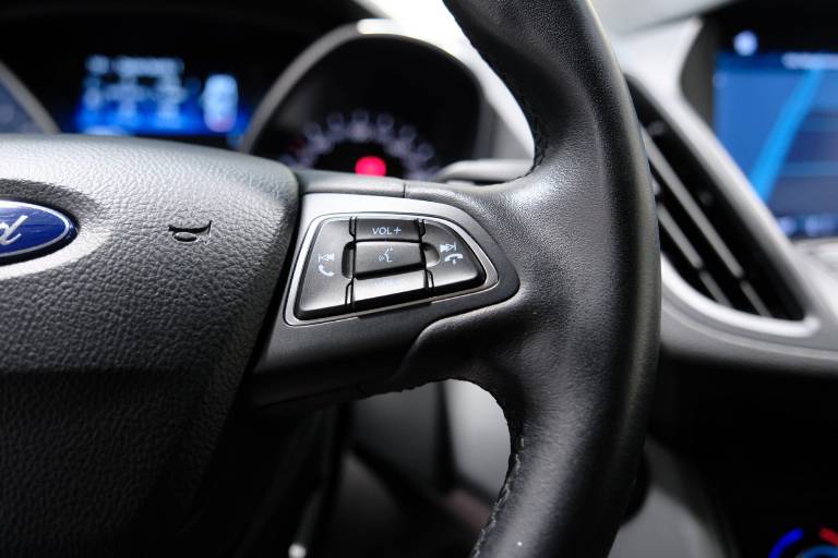 FORD Kuga 21
