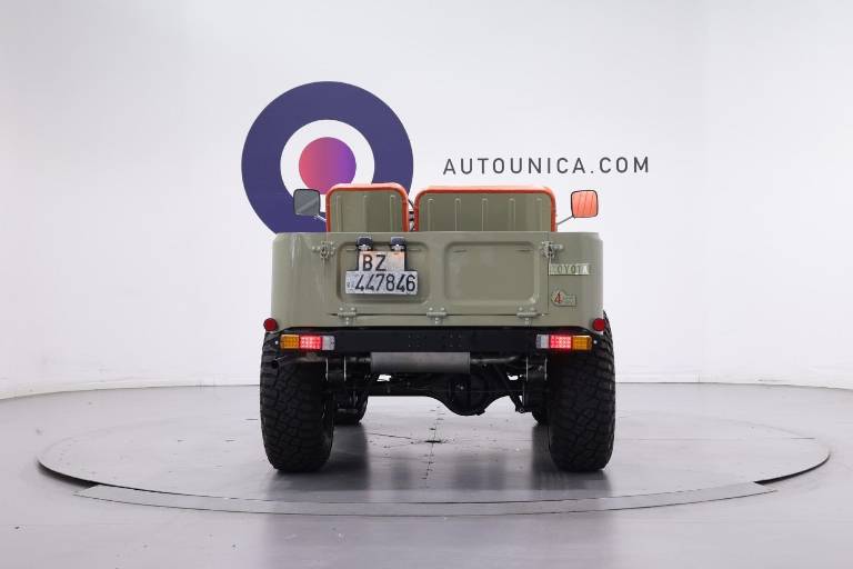 TOYOTA Land Cruiser 13