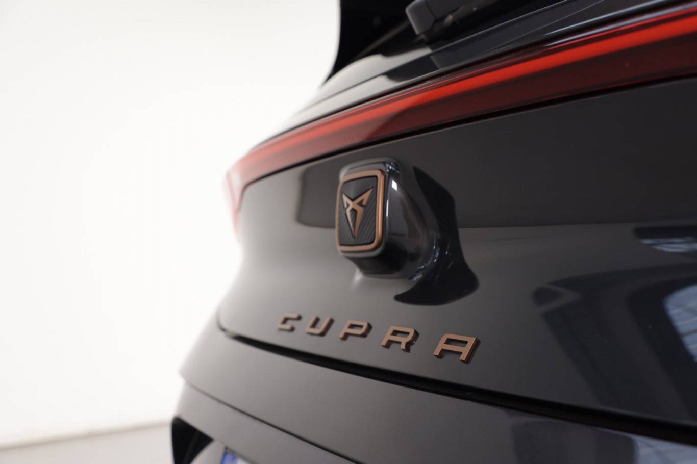 CUPRA Born 28