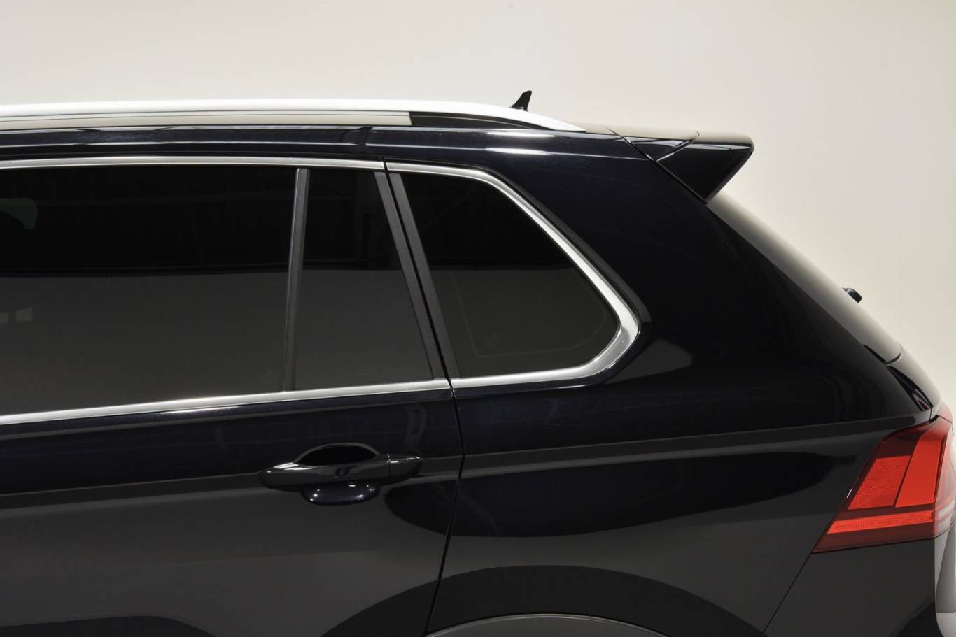 VOLKSWAGEN Tiguan 54