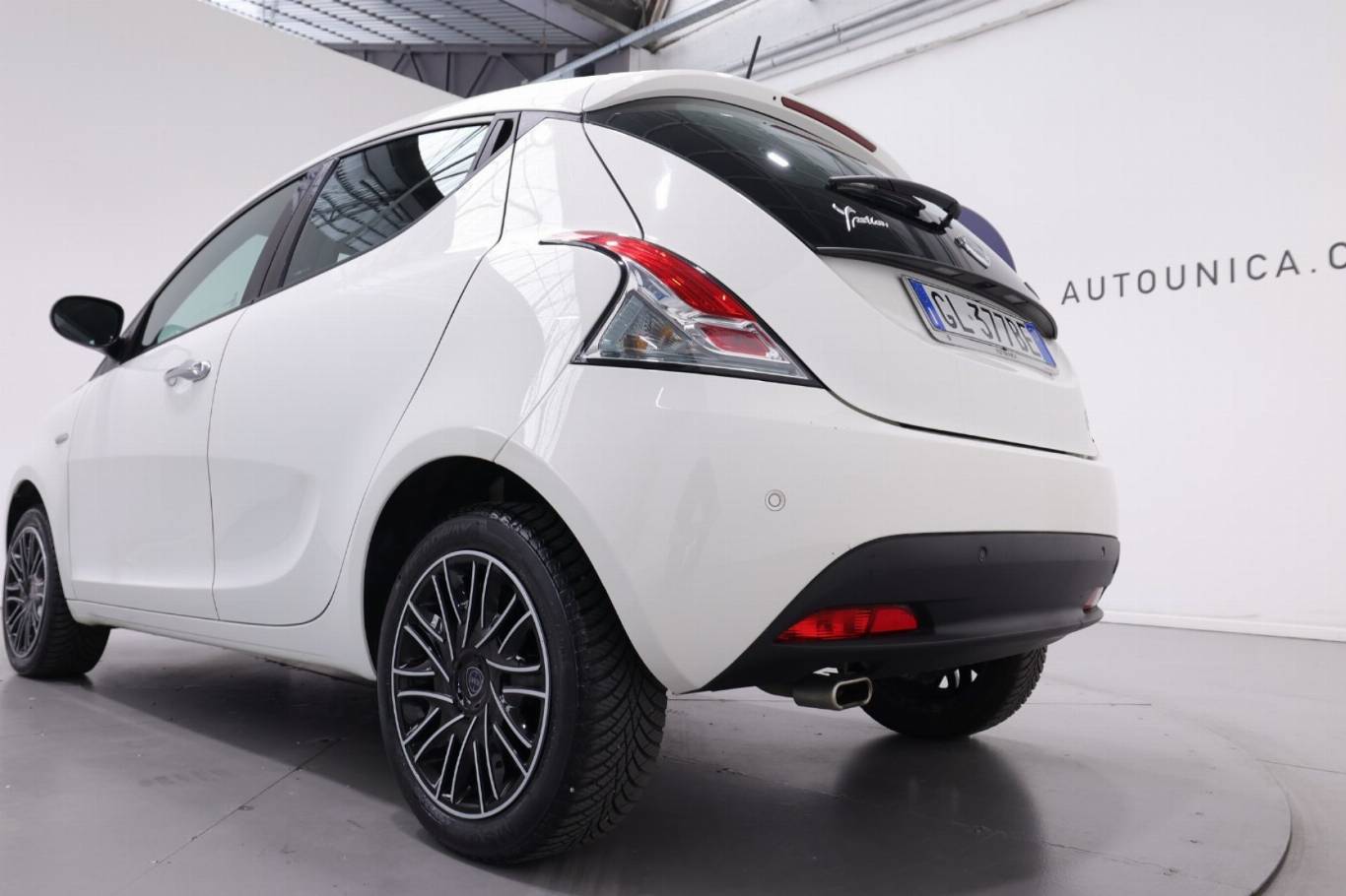 LANCIA Ypsilon 32