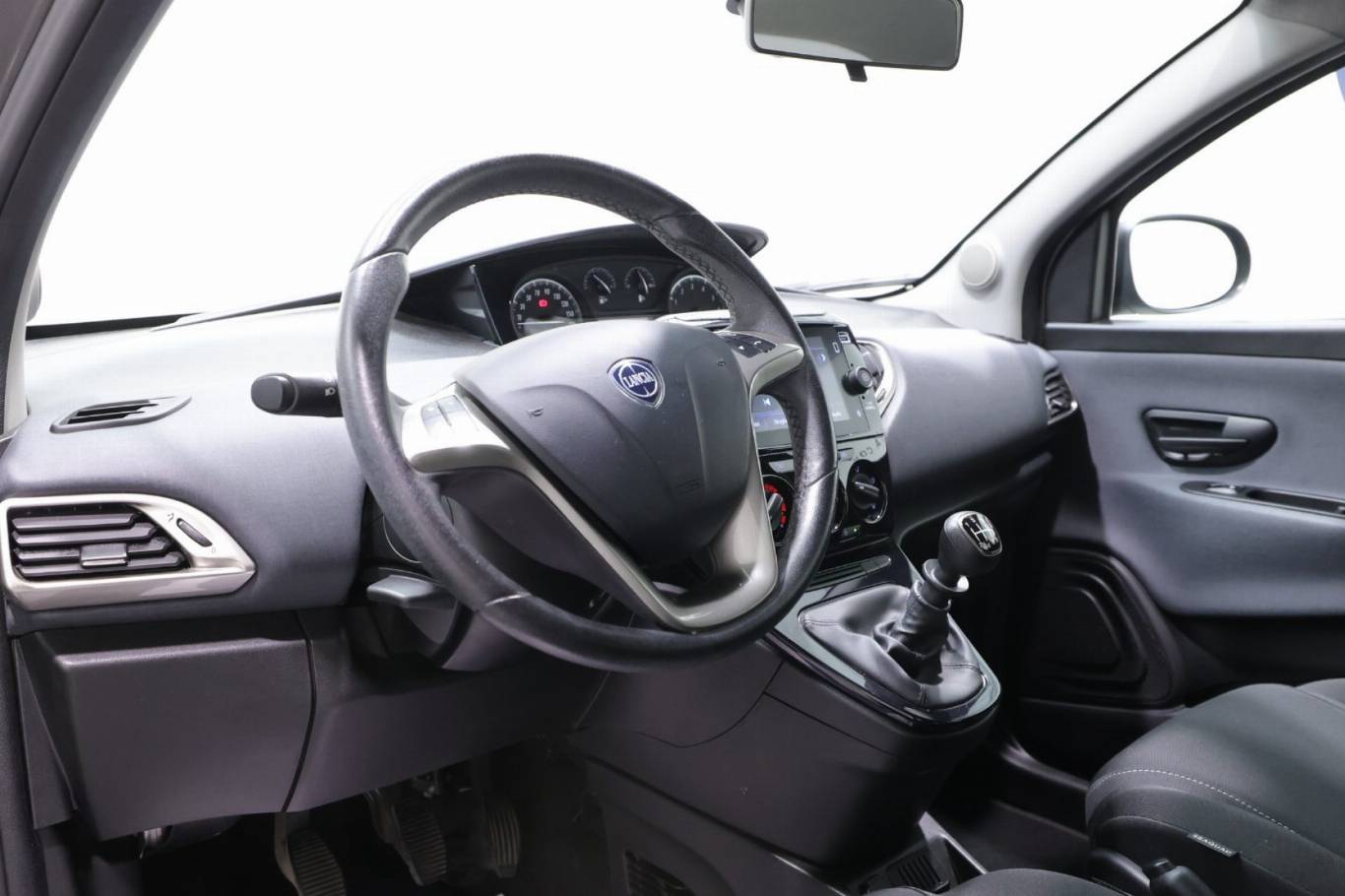 LANCIA Ypsilon 5