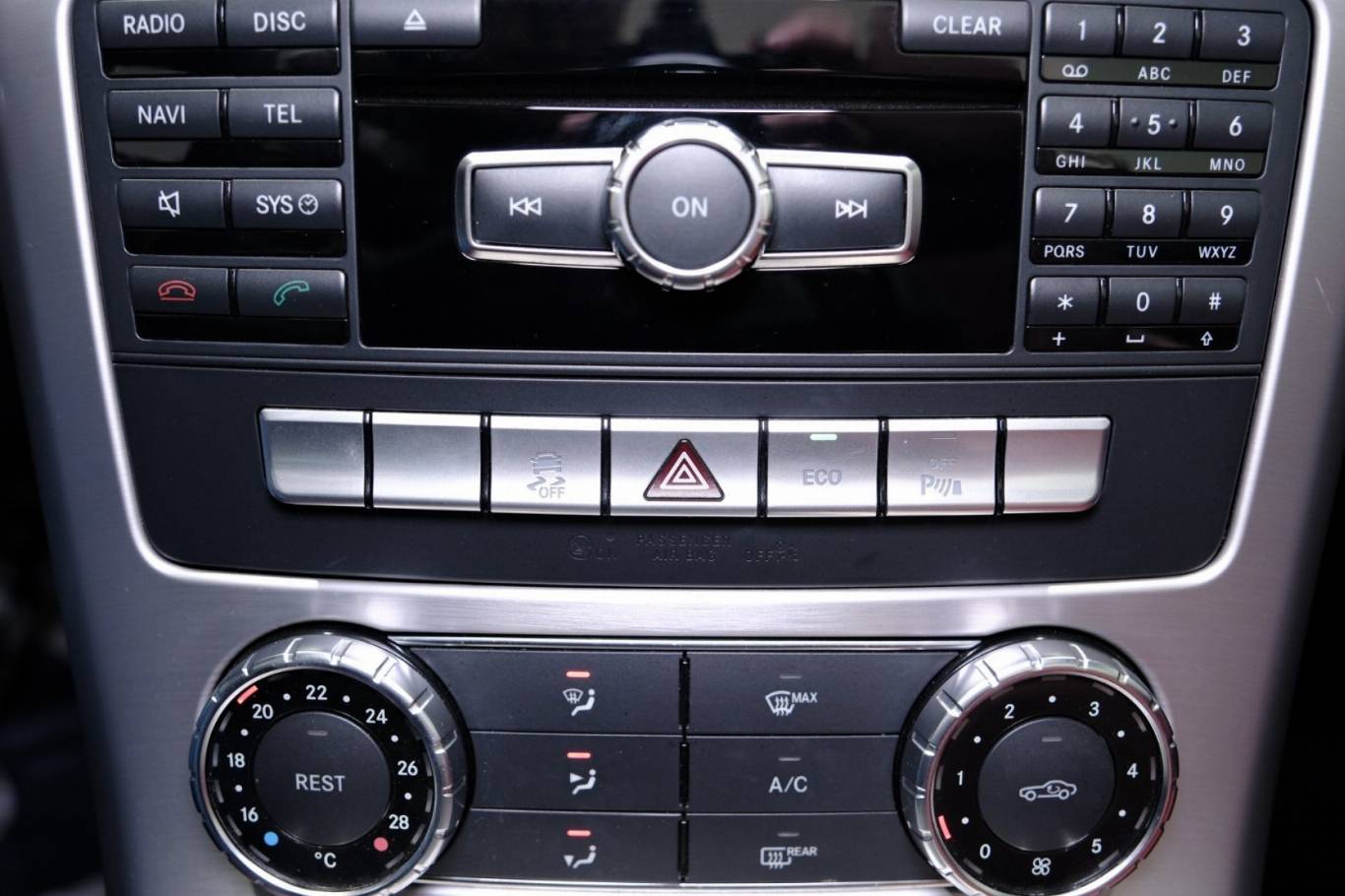 MERCEDES-BENZ SLK 200 29