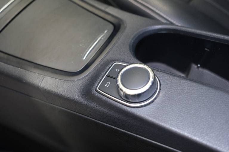 MERCEDES-BENZ B 180 30