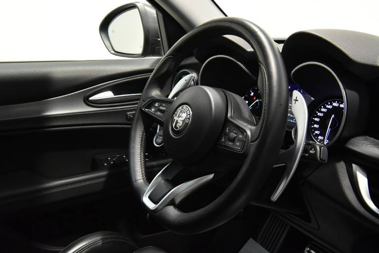ALFA ROMEO Stelvio 23