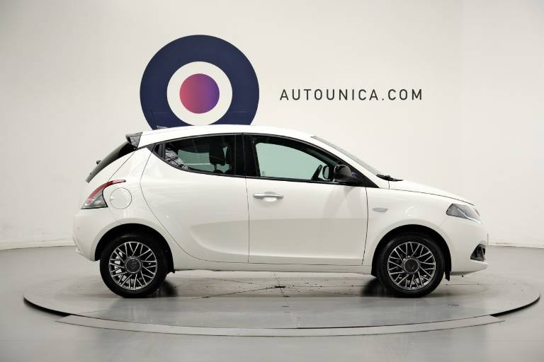 LANCIA Ypsilon 4