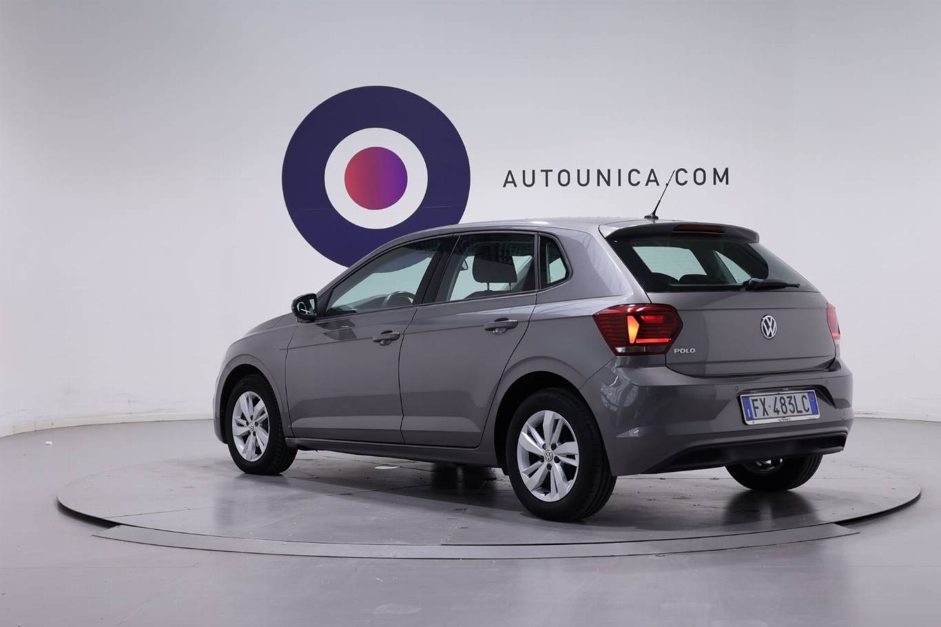 VOLKSWAGEN Polo 7