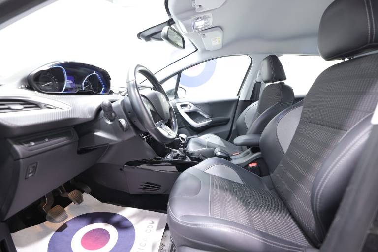 PEUGEOT 2008 19