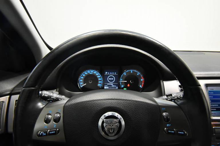 JAGUAR XF 10