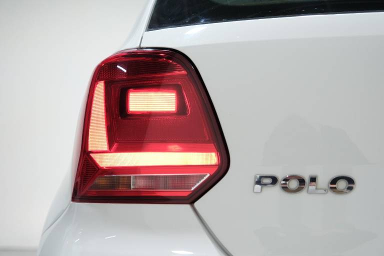 VOLKSWAGEN Polo 42