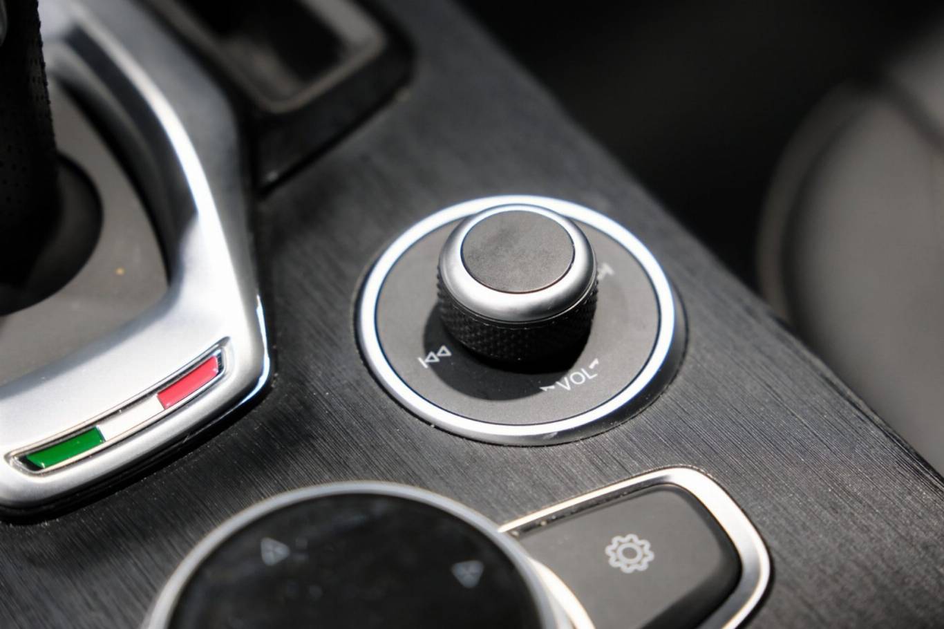 ALFA ROMEO Stelvio 28