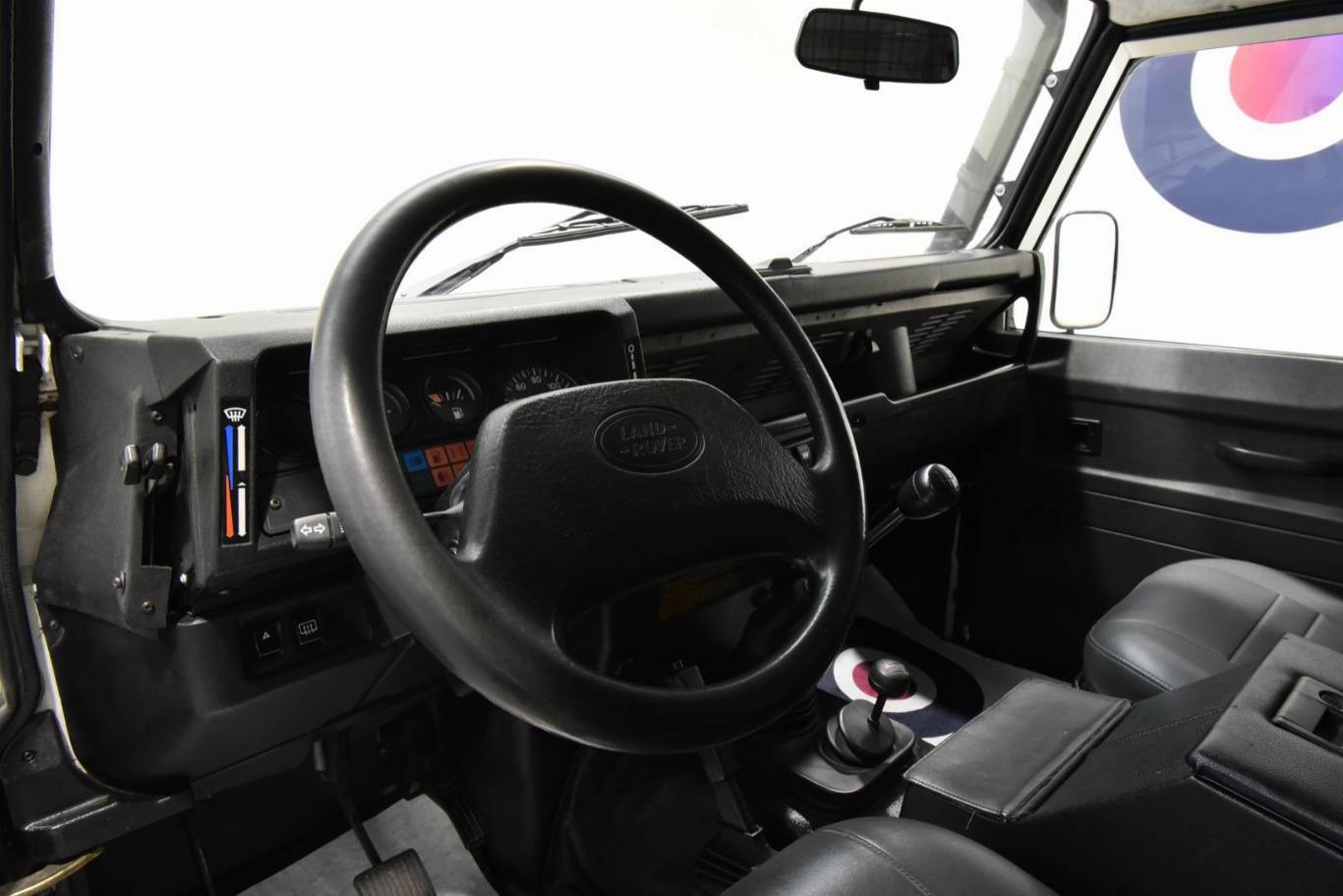 LAND ROVER Defender 3