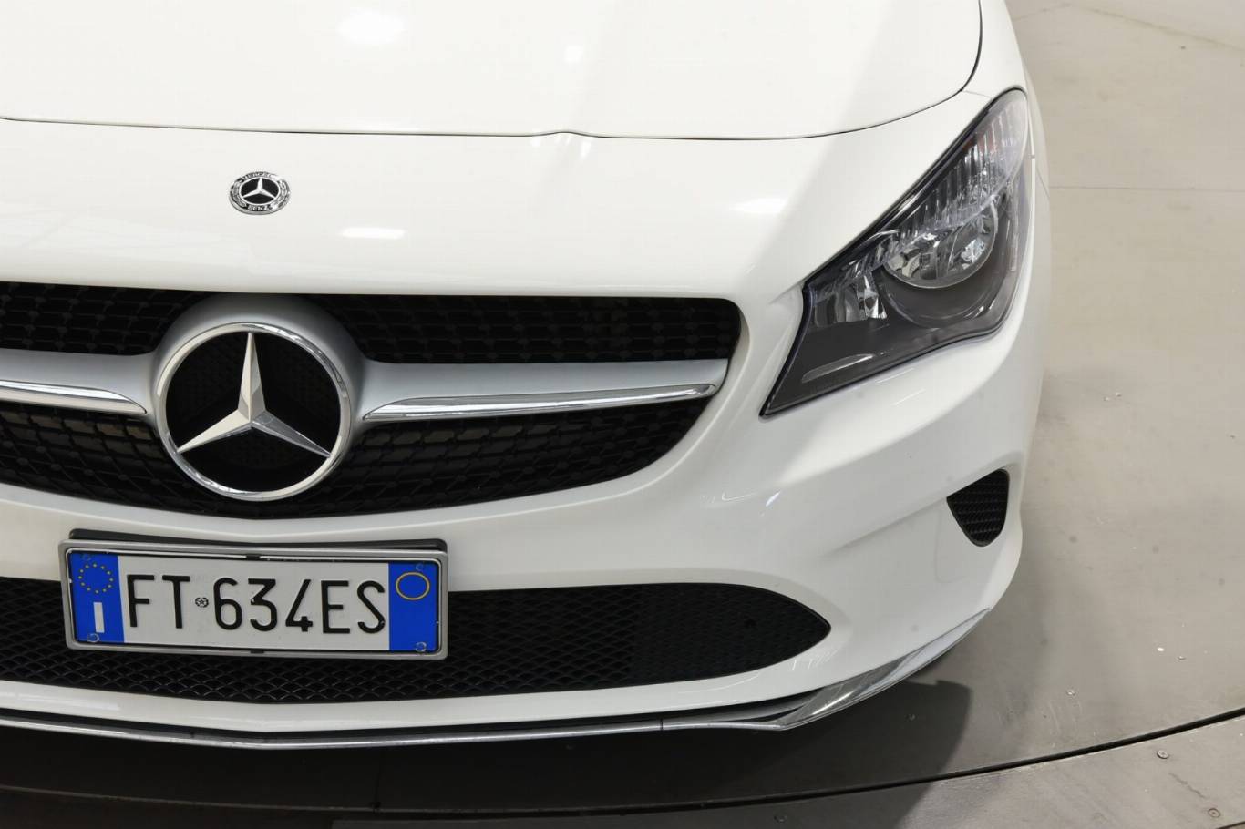 MERCEDES-BENZ CLA 180 15