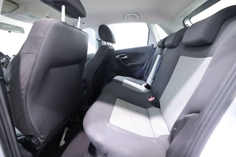 VOLKSWAGEN Polo 31
