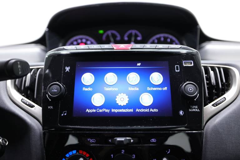LANCIA Ypsilon 9