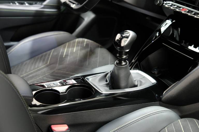 PEUGEOT 208 55