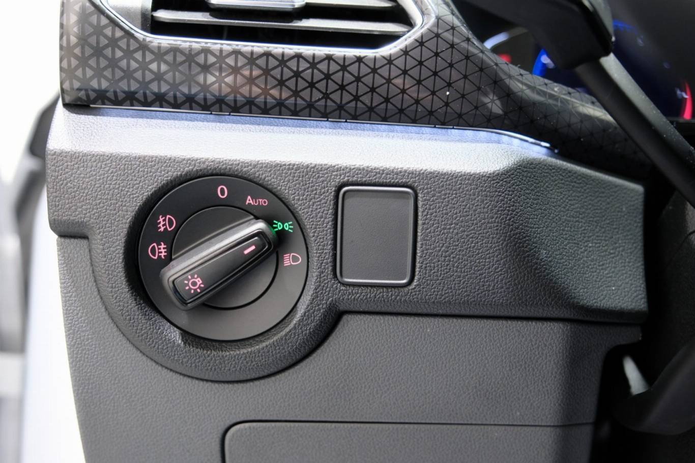 VOLKSWAGEN T-Cross 25