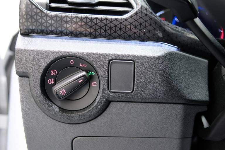 VOLKSWAGEN T-Cross 25