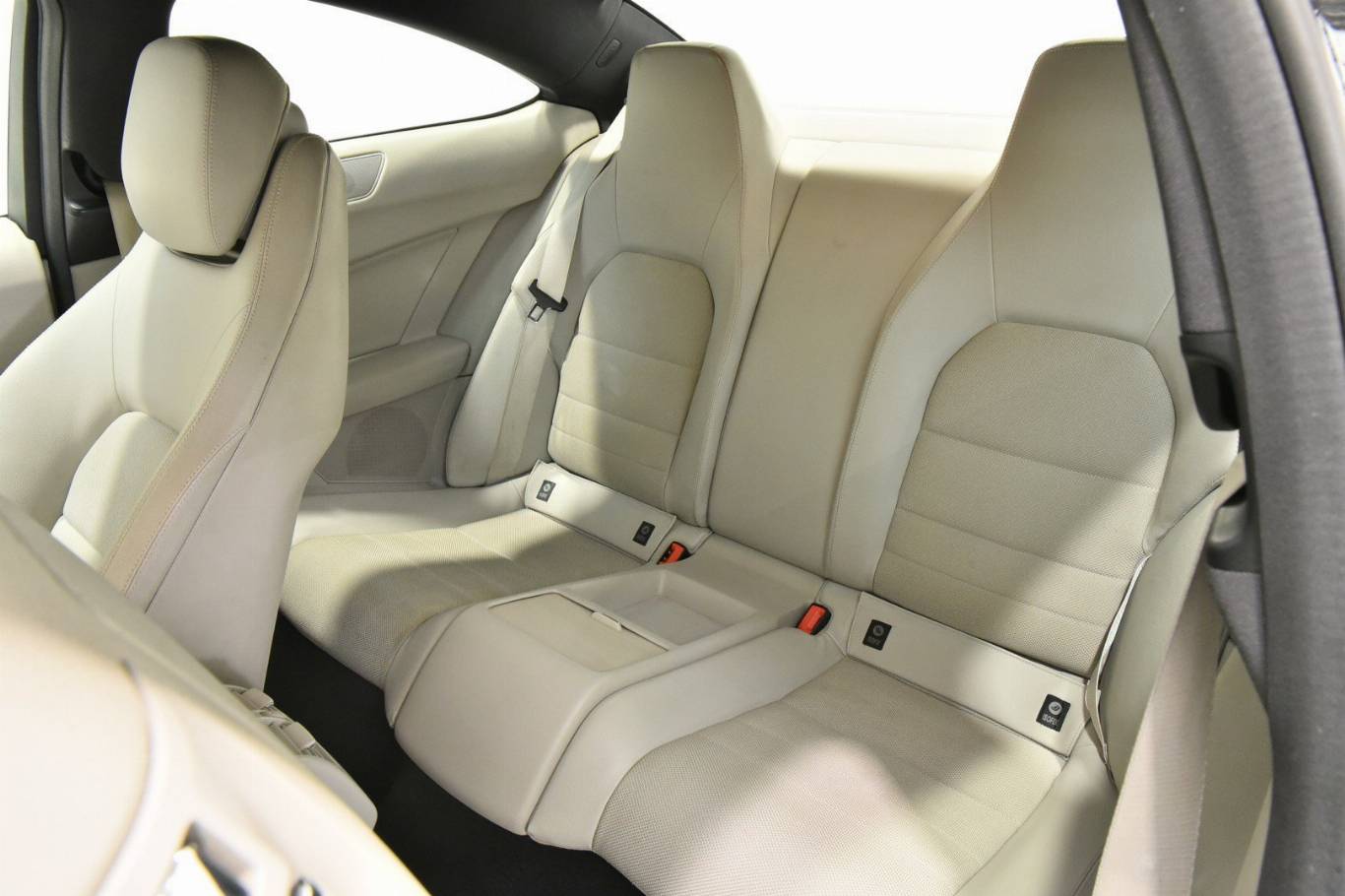 MERCEDES-BENZ C 250 38