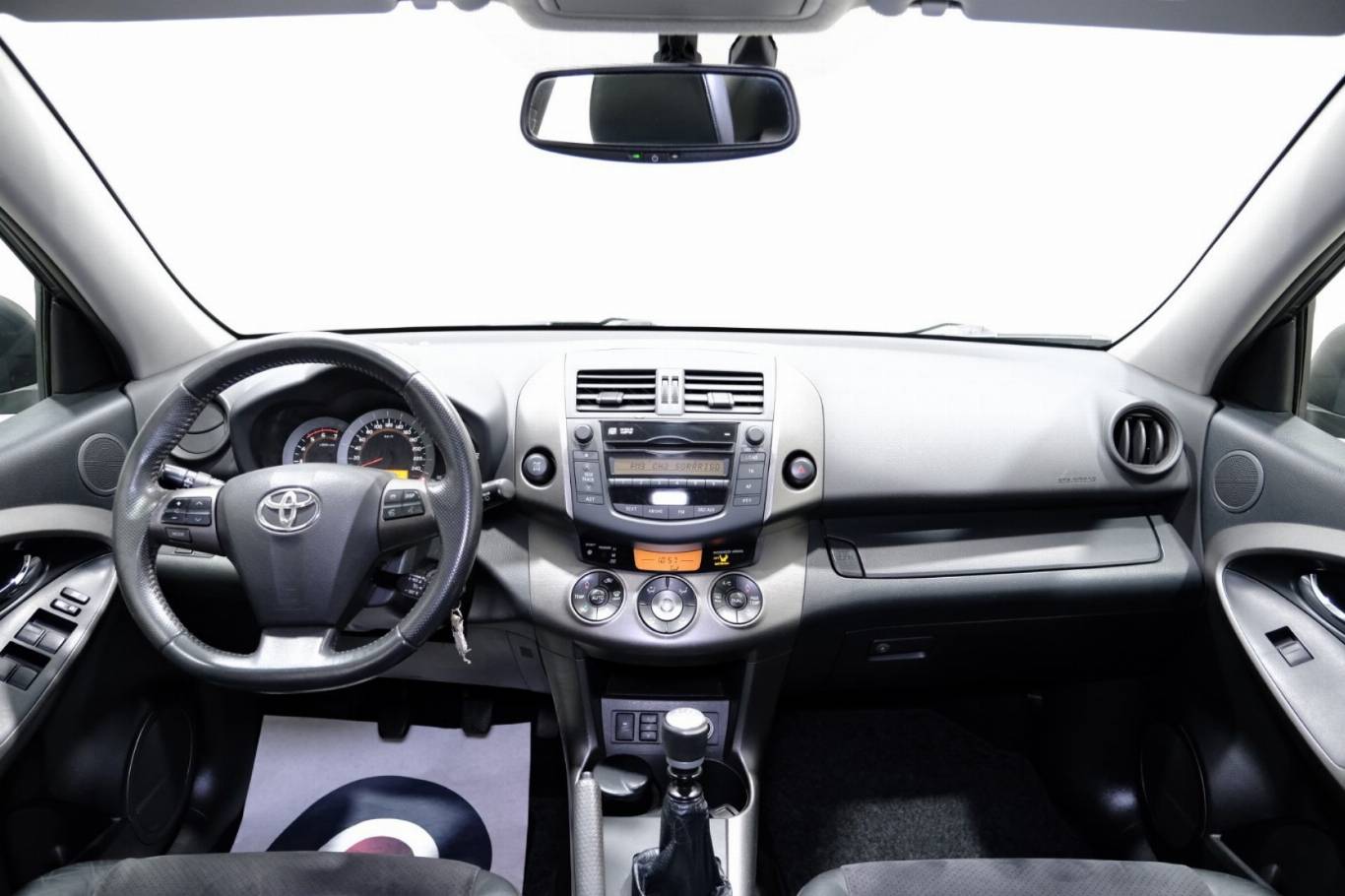 TOYOTA RAV 4 MY23 10