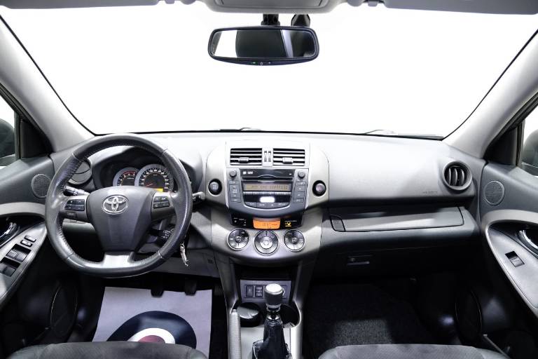 TOYOTA RAV 4 MY23 10