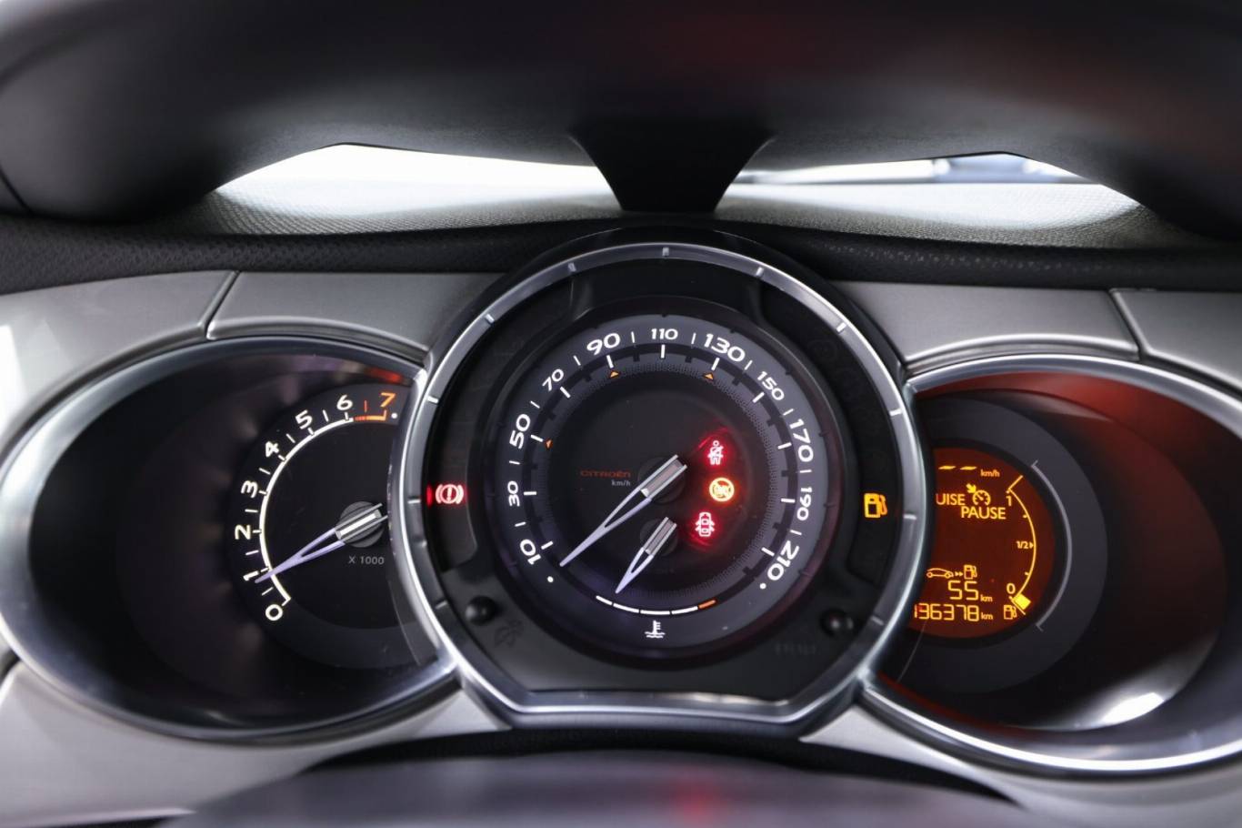 DS AUTOMOBILES DS 3 8