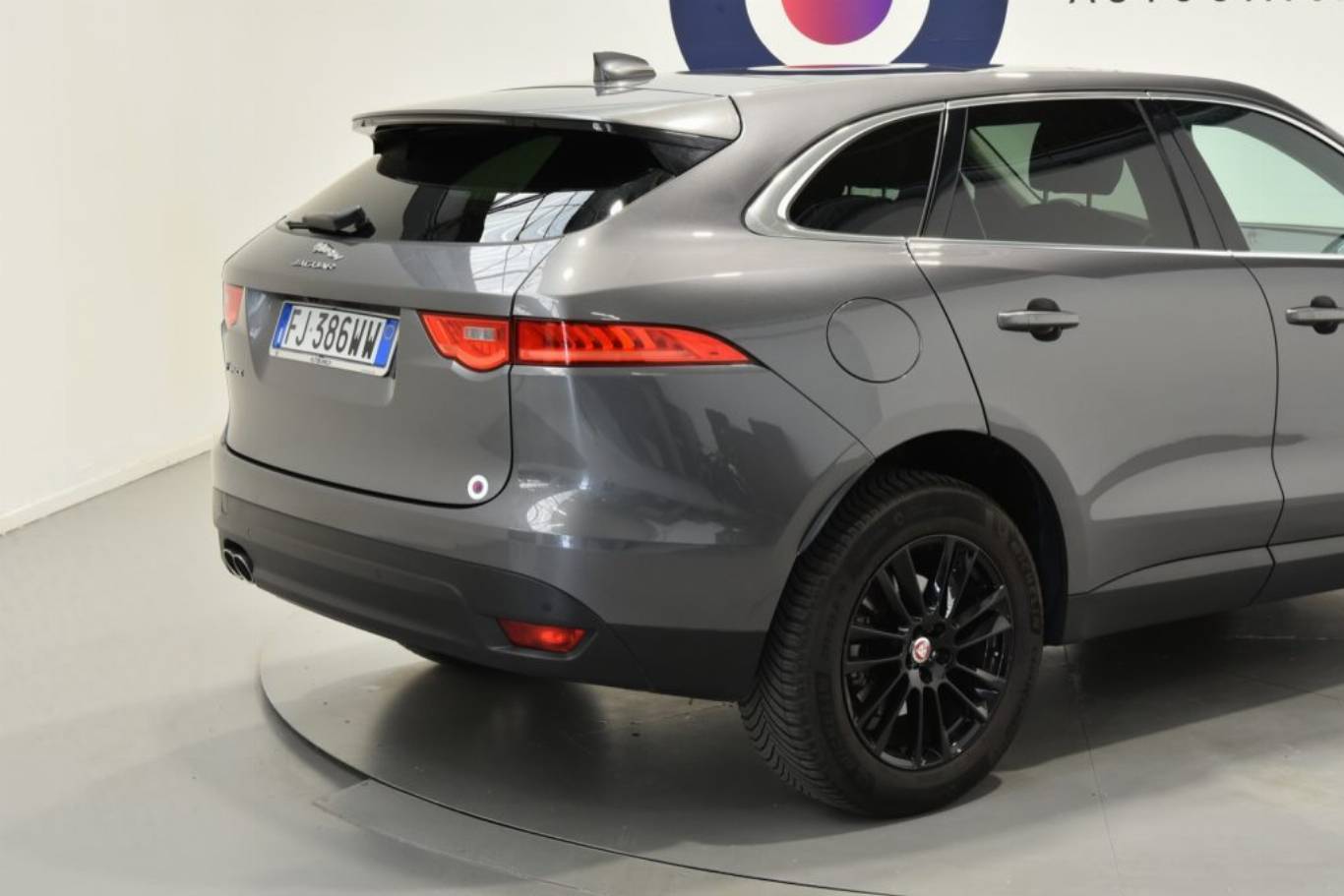 JAGUAR F-Pace 18