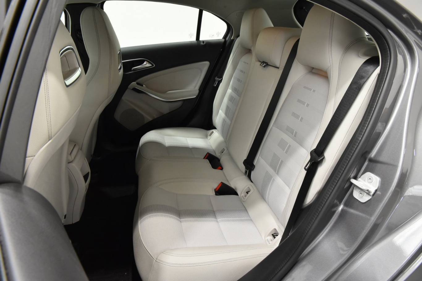 MERCEDES-BENZ A 200 20