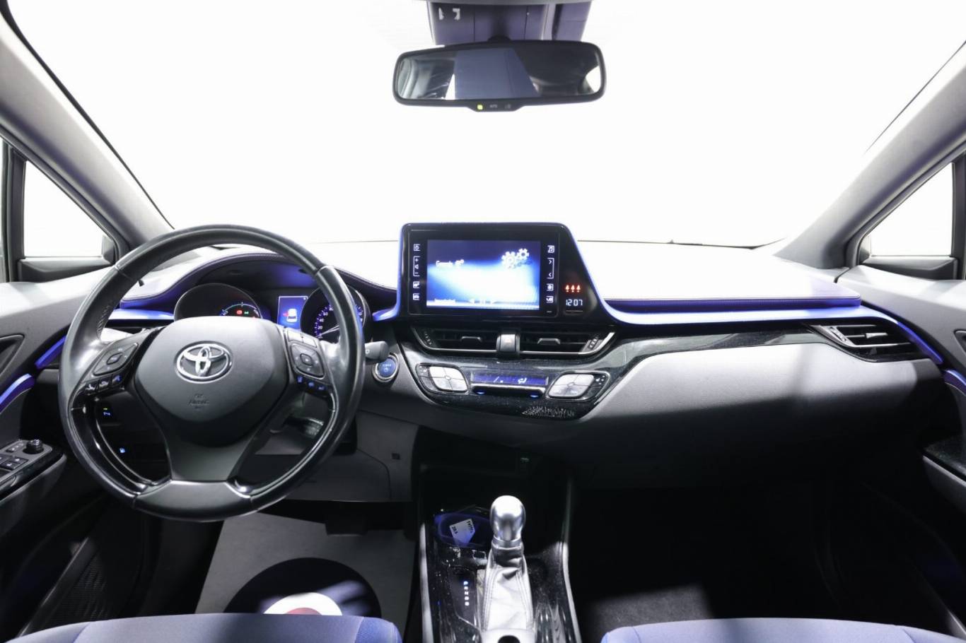 TOYOTA C-HR 10