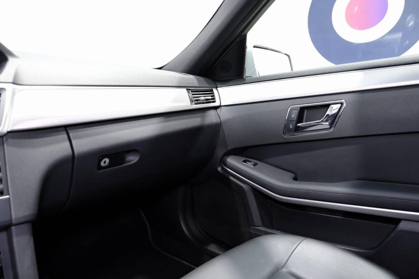 MERCEDES-BENZ E 250 37