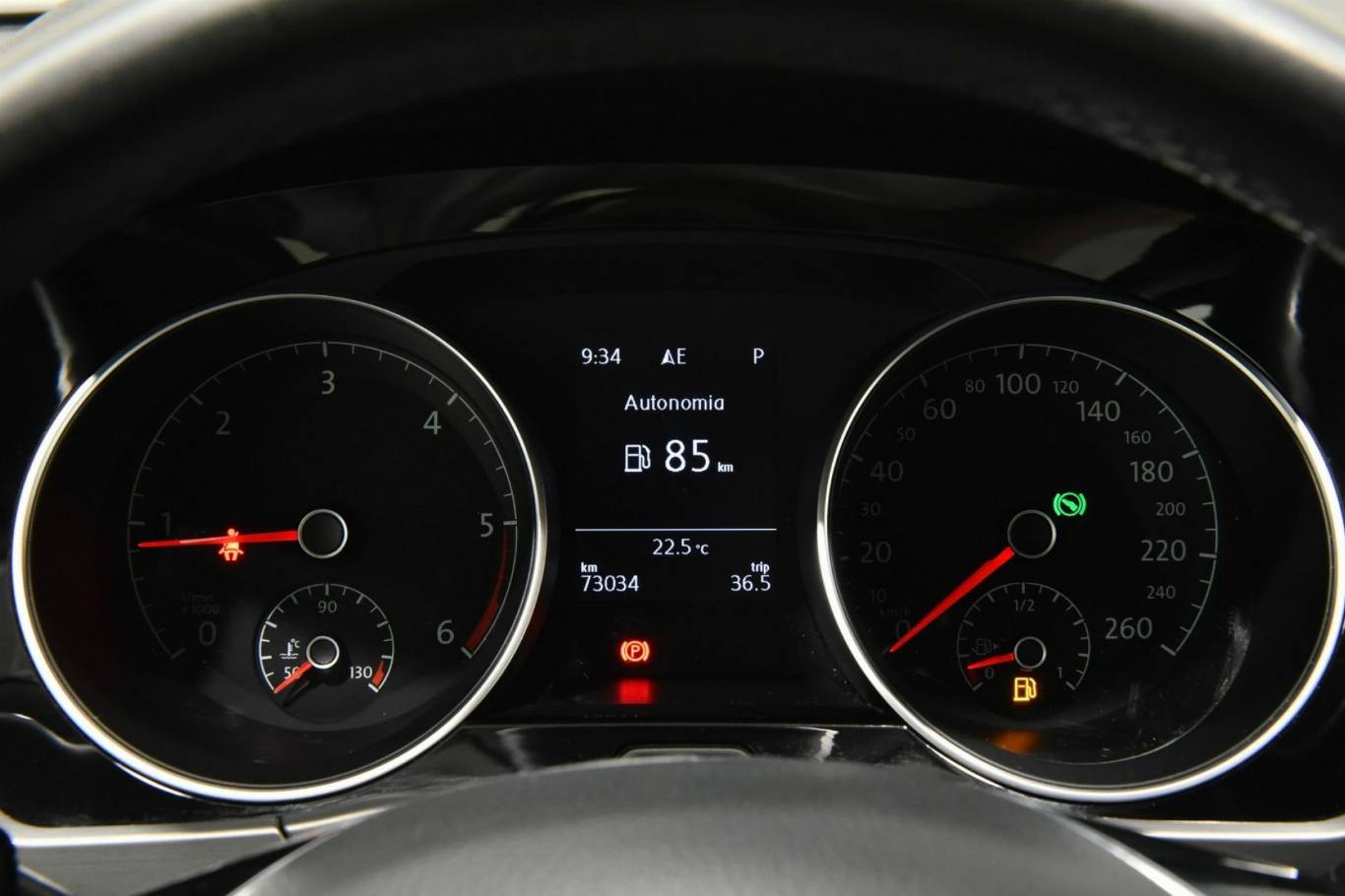 VOLKSWAGEN Touran 25