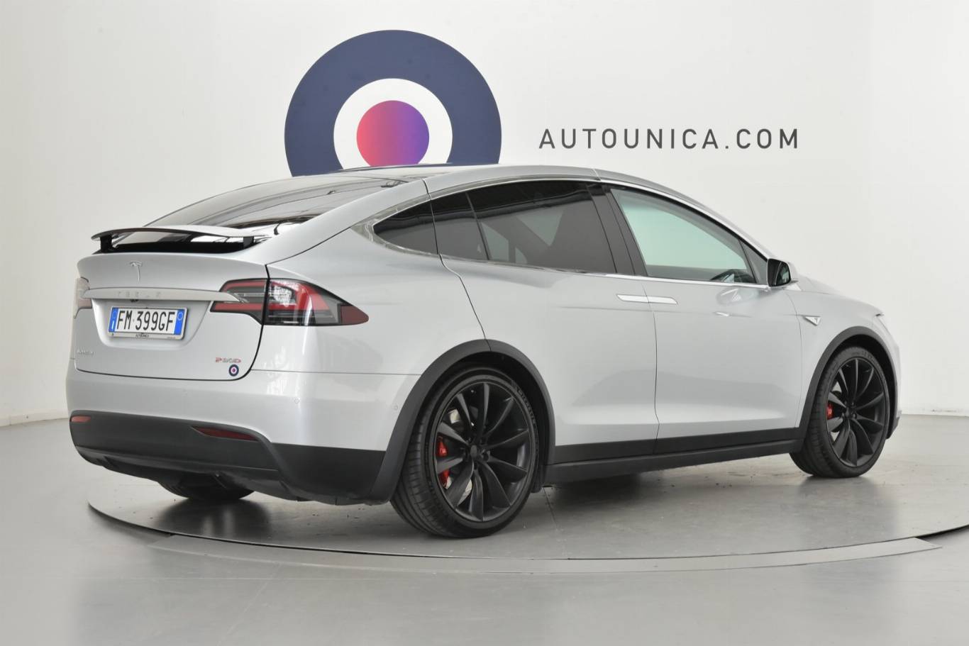 TESLA Model X 28