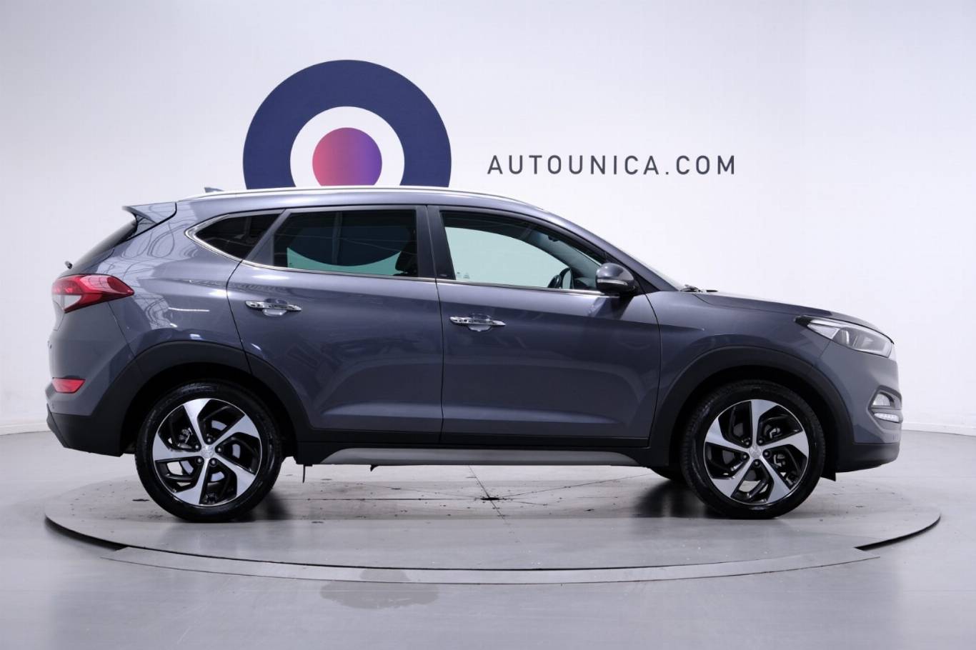 HYUNDAI Tucson 4