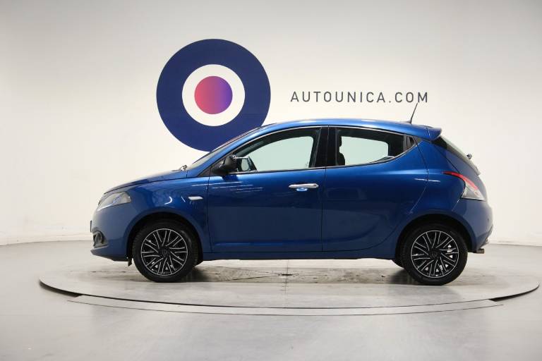 LANCIA Ypsilon 17